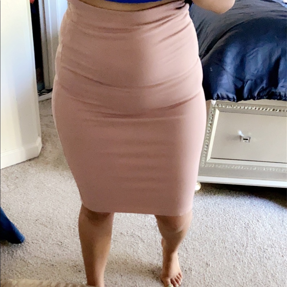 Mauve light pink top and skirt size large!